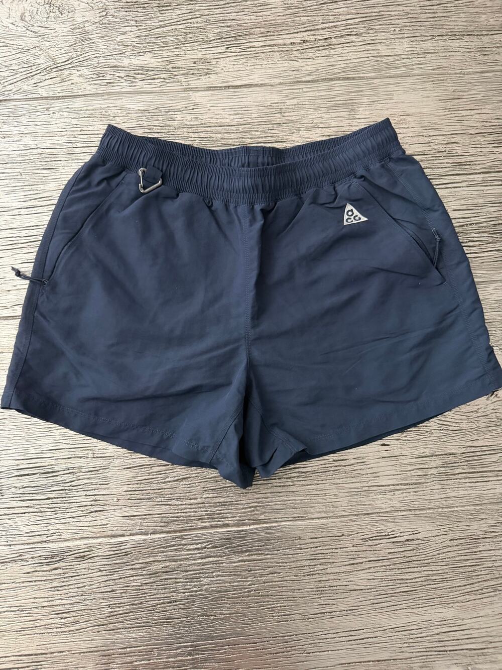Nike ACG Men’s size M Navy Performance Shorts